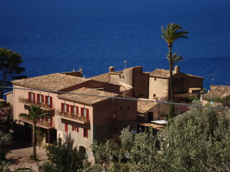 Lluccalcari landsby nær Deia på øen Mallorca i Spanien.