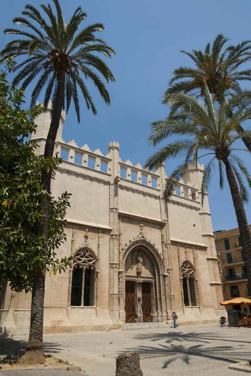 Palmas gamle markedsbygning, La Llotja, med smuk gotisk arkitektur, Mallorca, Spanien.