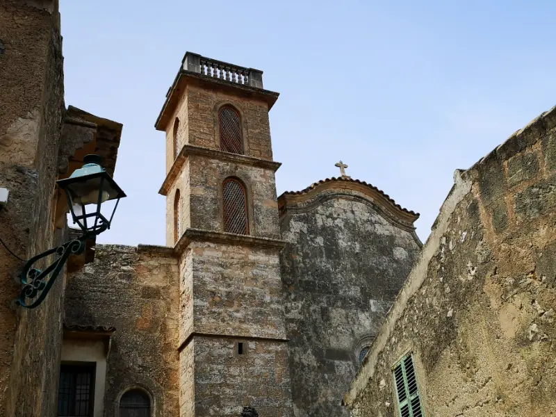 Tidligere royalt palads og kloster Monestir Concepcionista i byen Sineu på øen Mallorca.