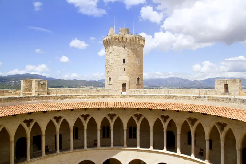 Castell de Bellver slot i Palma by på øen Mallorca i Spanien.