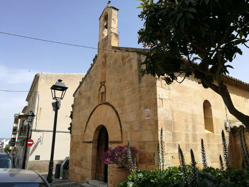 Lille kapel i en gade i byen Muro på Mallorca.