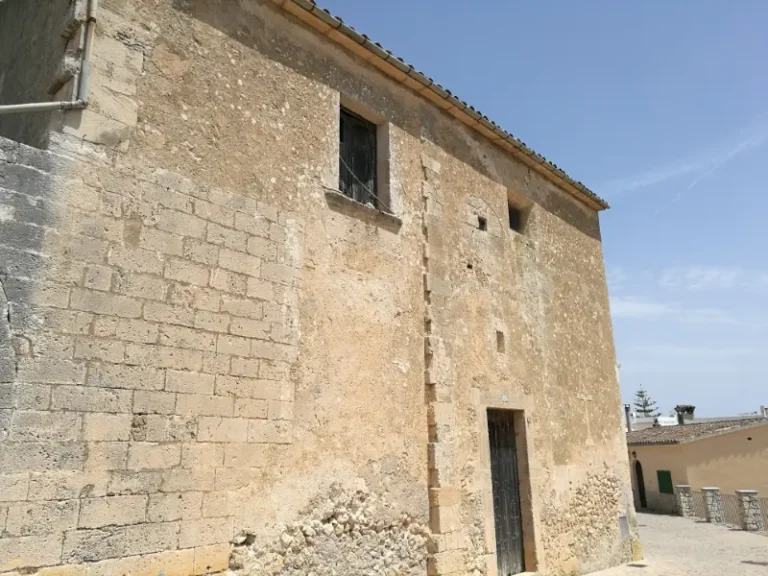 s'Auberg lade i landsbyen Ariany på Mallorca.