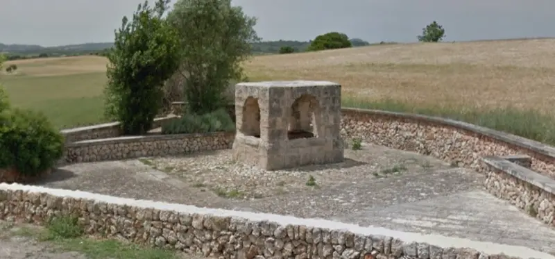 Gammel brønd fra middelalderen i Ariany på Mallorca.