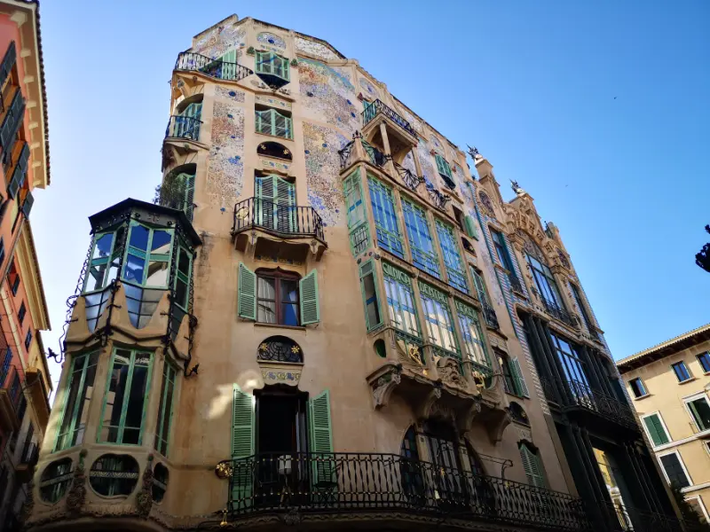 El Águila bygningen i Palma by på øen Mallorca, med Art Nouveau arkitektur.