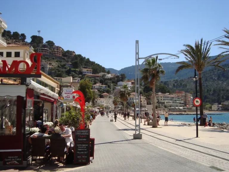 Gade med de bedste restauranter og spisesteder i Soller på Mallorca.