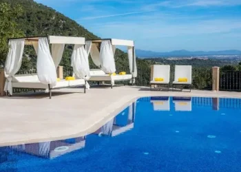 Finca hotel Albellons i bjergbyen Binibona på Mallorca.