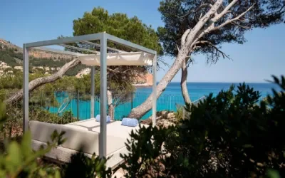 Luksus hotel i rolige omgivelser ved stranden i Canyamel, Mallorca.