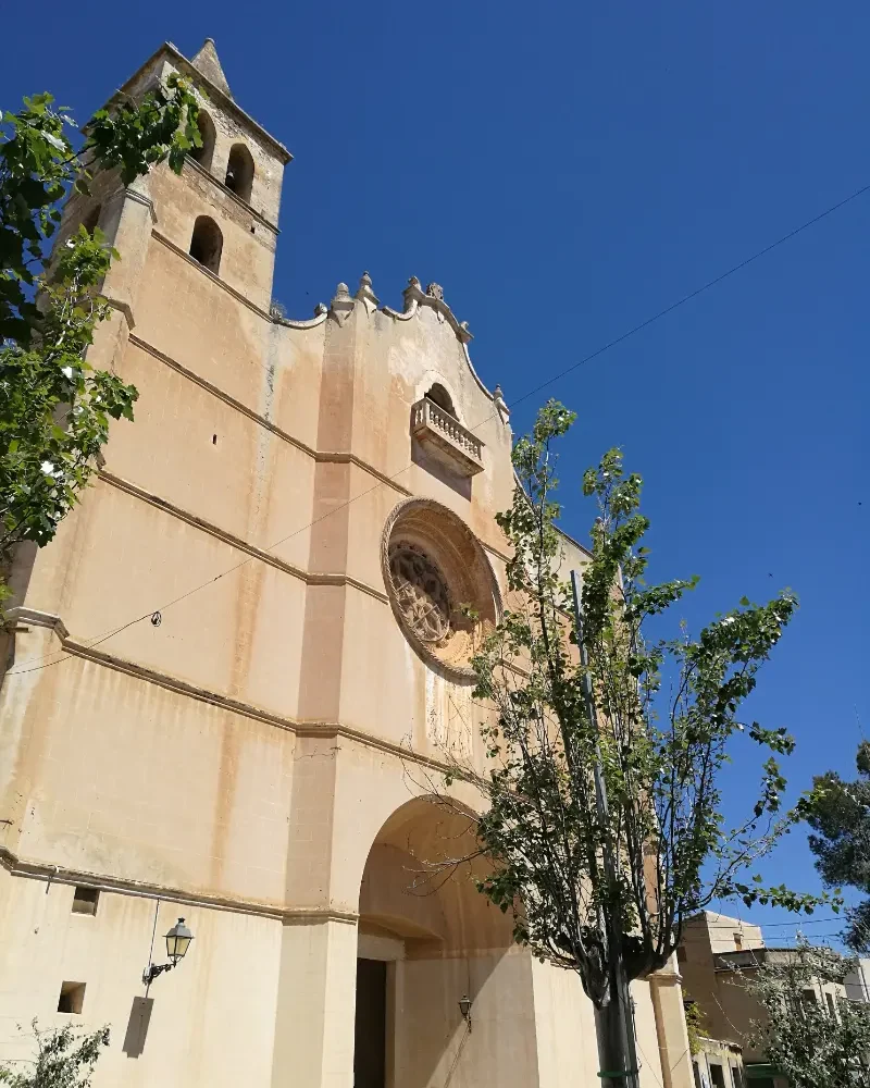 Fronten af det gamle Sant Agusti kloster i byen Felanitx på Mallorca.