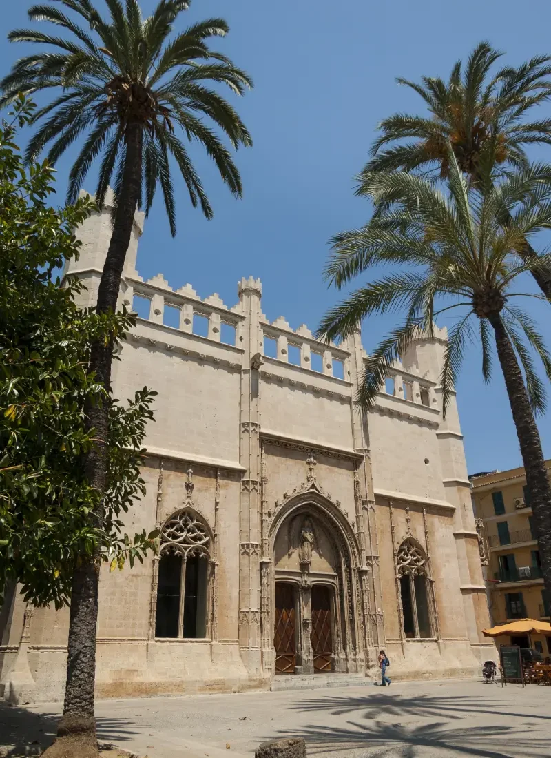 Palmas gamle markedsbygning, La Llotja, med smuk gotisk arkitektur, Mallorca, Spanien.
