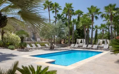 Finca hotel i stille omgivelser i Muro på Mallorca, Spanien.